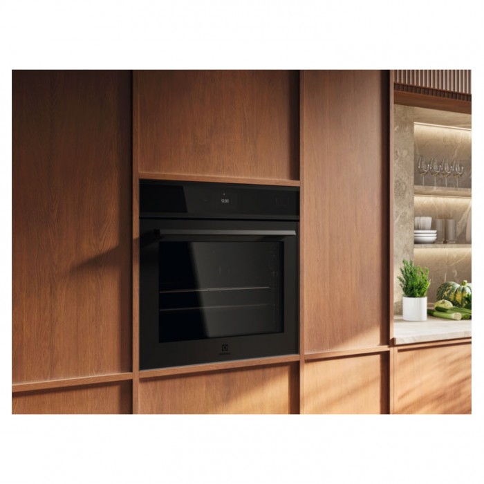 Фурна за вграждане Electrolux EOB9S3XT Серия 800 SteamPro, 70 л, Клас А++